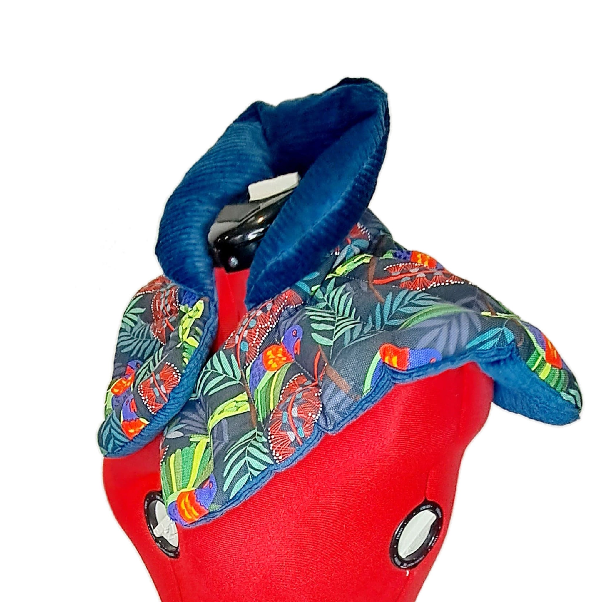 Close up of the ex-large collar heat pack showing the raised collar and printed outer