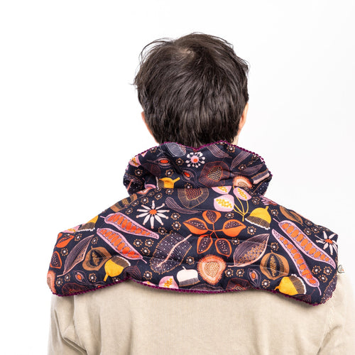 Ex-large neck, shoulder and upper back heat pack with collar, worn from behind
